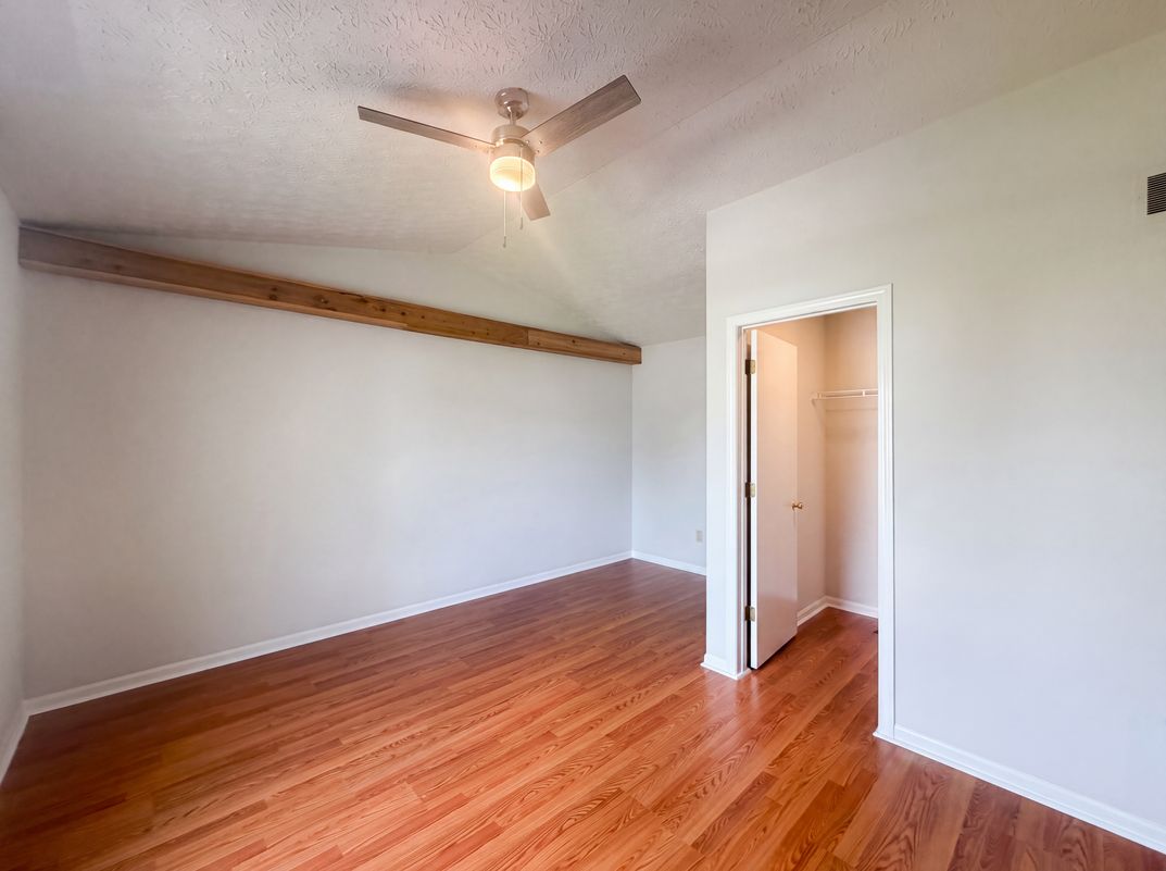 Photo 4 of 32 of 1618 Saddlebrook Dr, Heath, OH