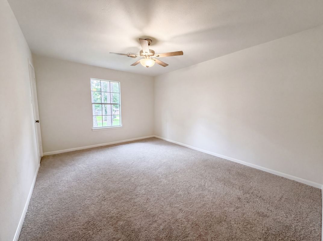 Photo 14 of 23 of 17518 Rustington Dr, Spring, TX