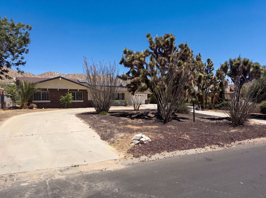 Photo 19 of 23 of 54804 Martinez Trl, Yucca Valley, CA