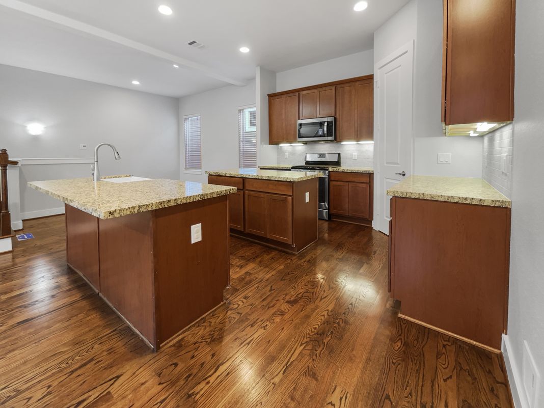 Photo 14 of 19 of 6625 Letein St, Houston, TX