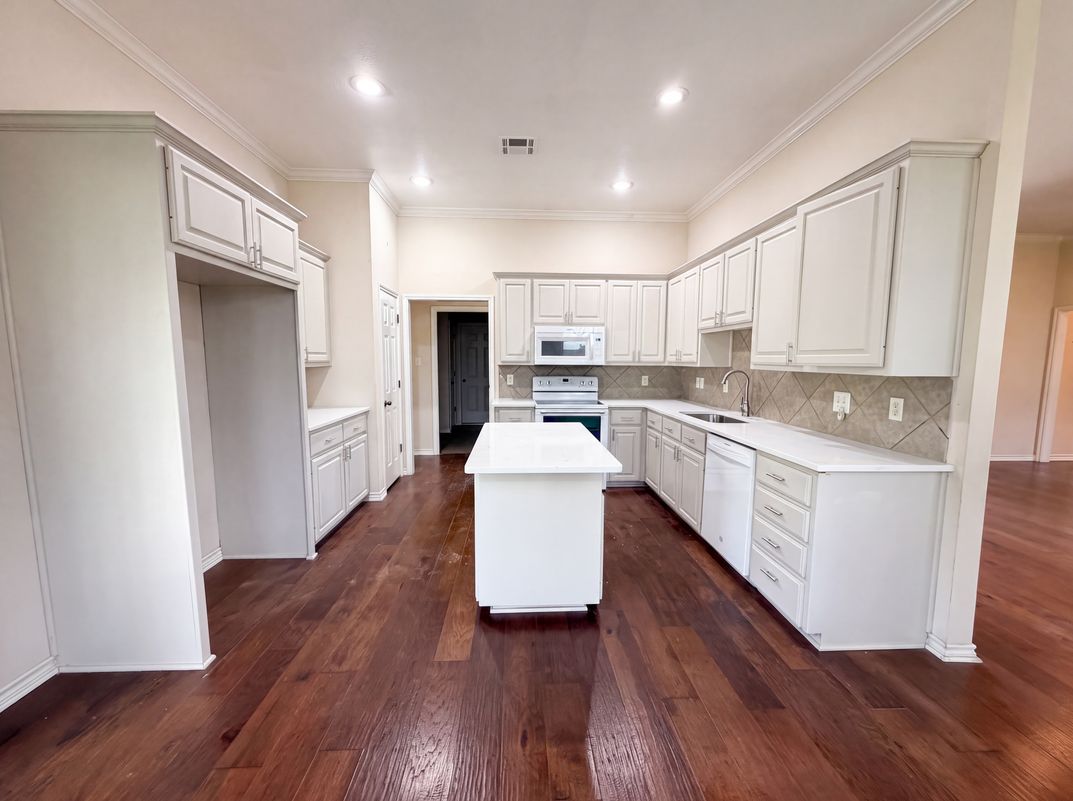 Photo 4 of 16 of 11117 Weatherford Dr, Belton, TX