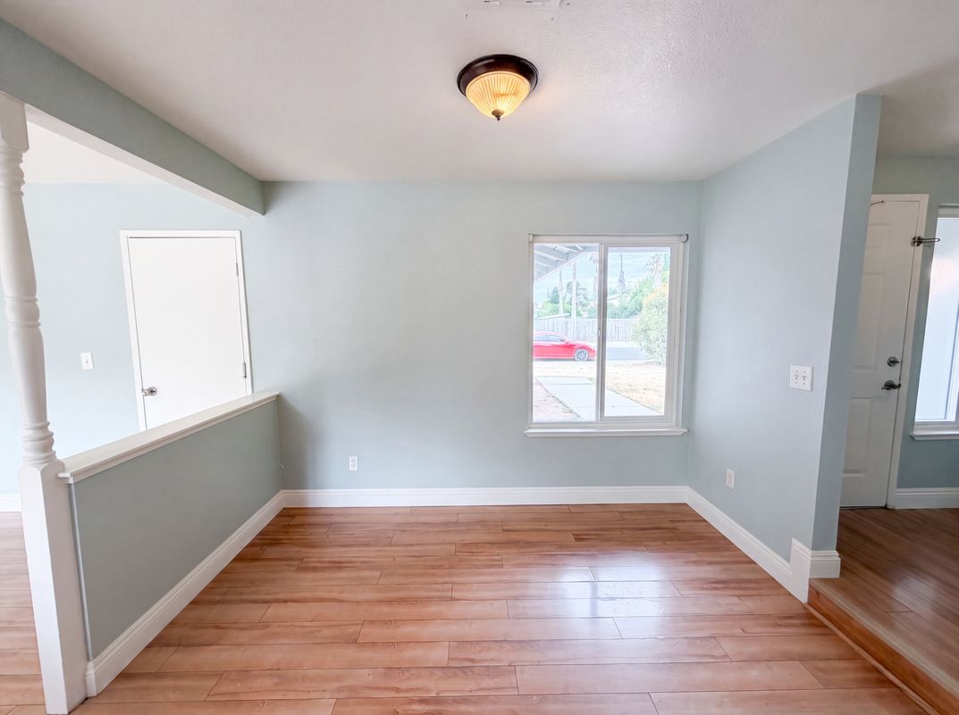 Photo 13 of 25 of 7804 McClintock Way, Sacramento, CA