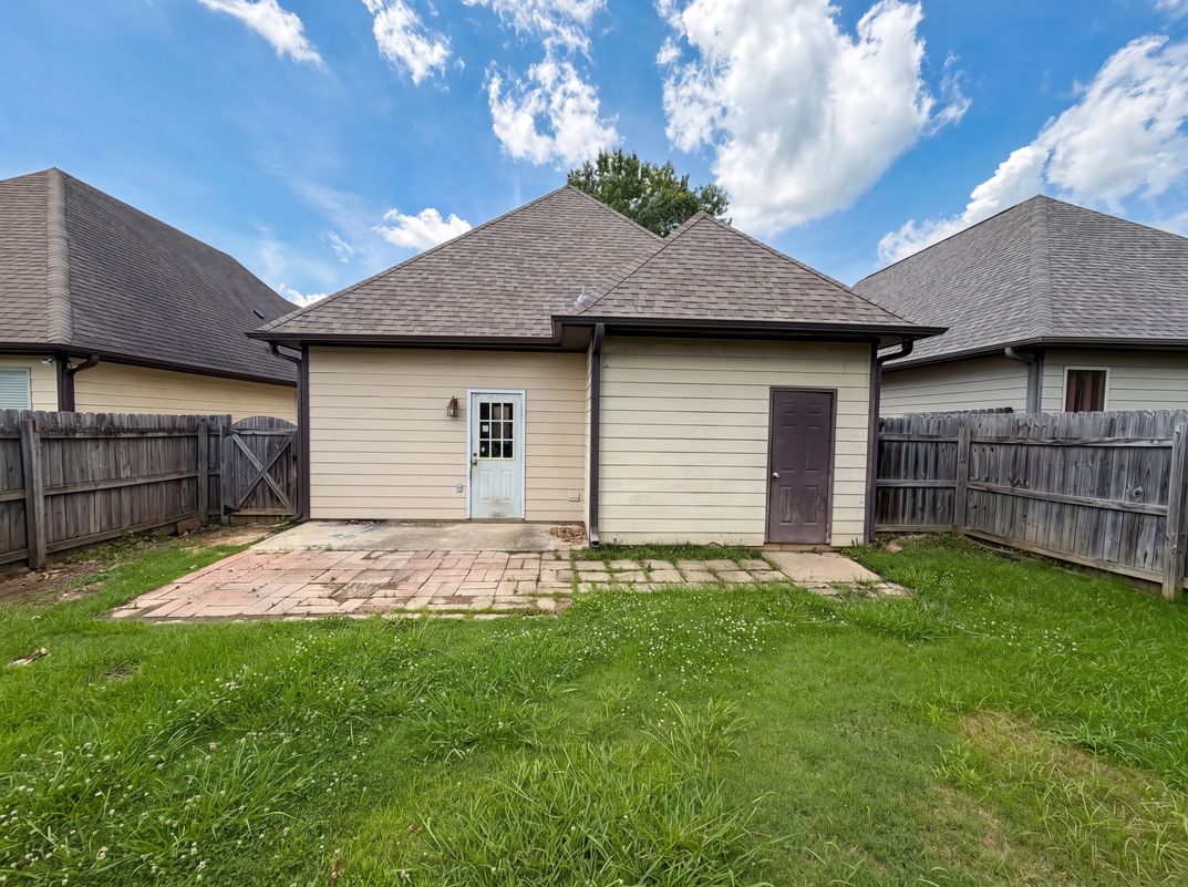 Photo 5 of 19 of 1124 Washington Dr, Moody, AL