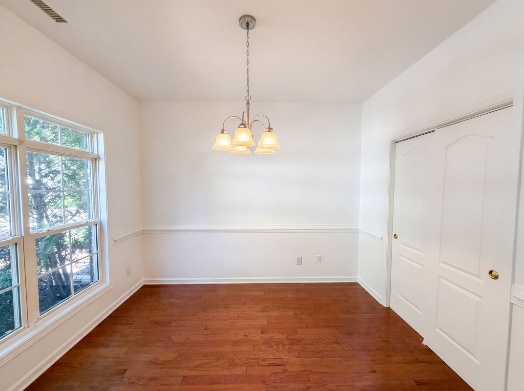 Photo 11 of 23 of 3064 Imperial Oaks Dr, Raleigh, NC