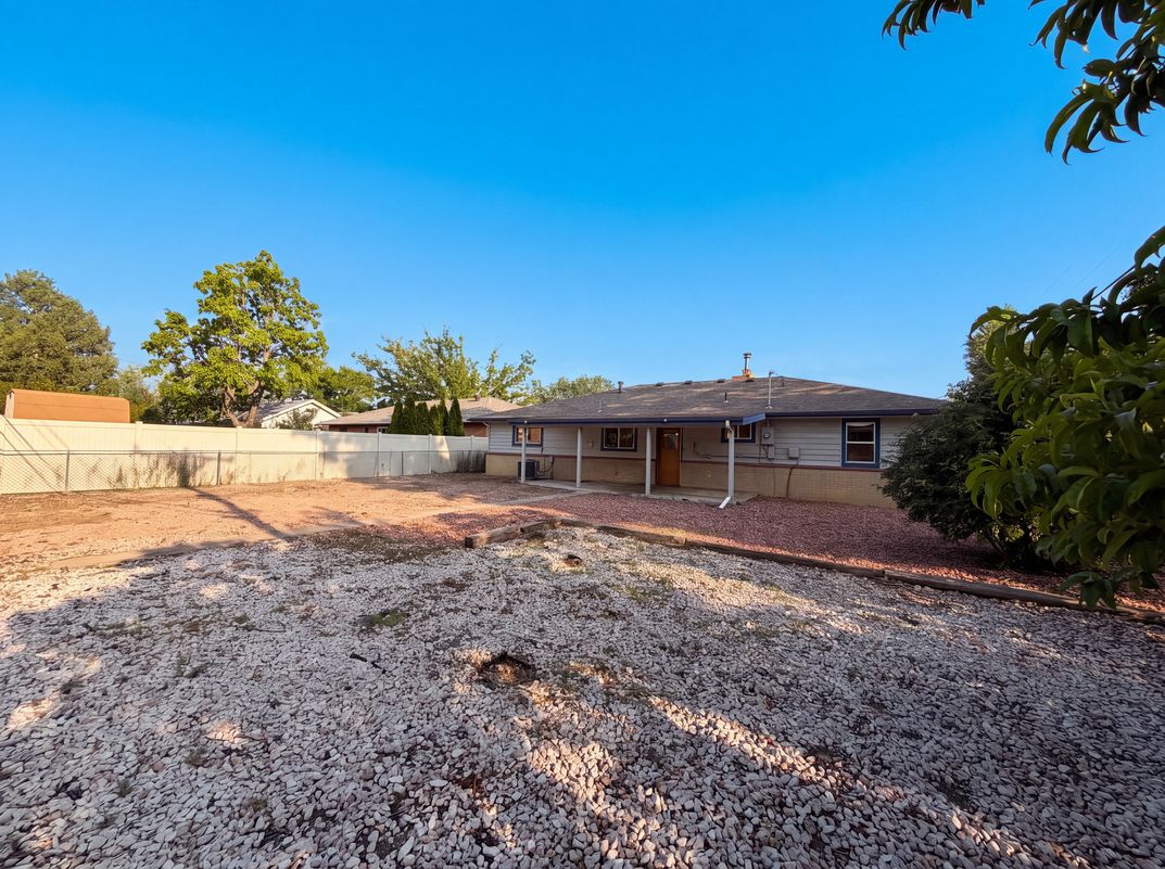 Photo 5 of 43 of 1535 W 15th St, Loveland, CO