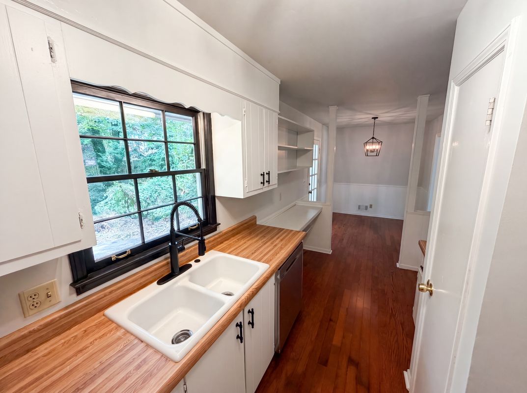 Photo 12 of 22 of 1271 Seven Springs Cir, Marietta, GA