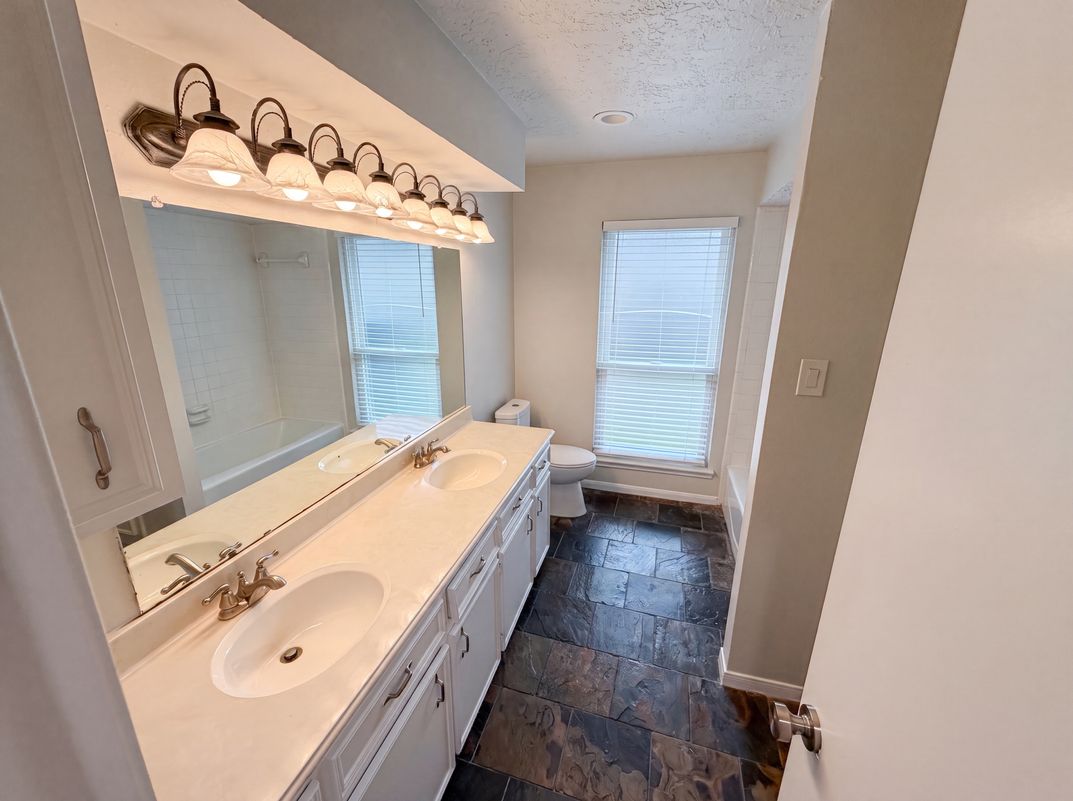 Photo 17 of 26 of 14923 Aspen Hills Dr, Houston, TX