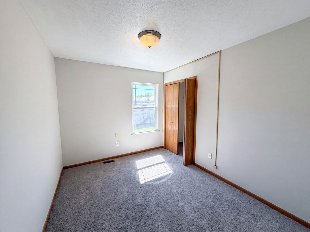 Photo 7 of 19 of 1004 Bellows St, Akron, OH