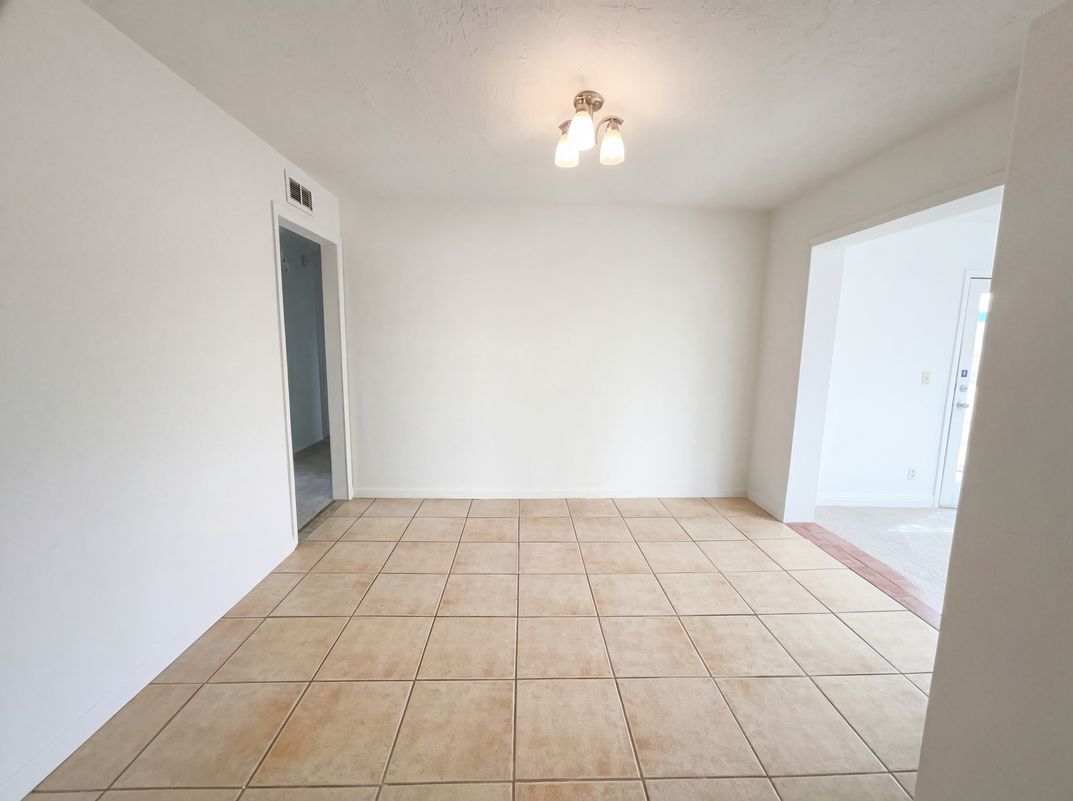 Photo 10 of 18 of 8112 Princess Jeanne Ave NE, Albuquerque, NM