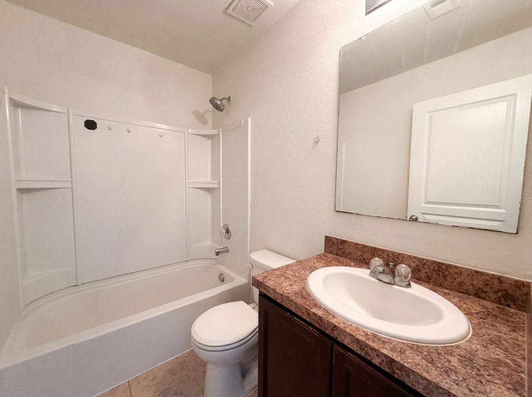 Photo 11 of 20 of 847 Canyon Hill Ln, Rosenberg, TX