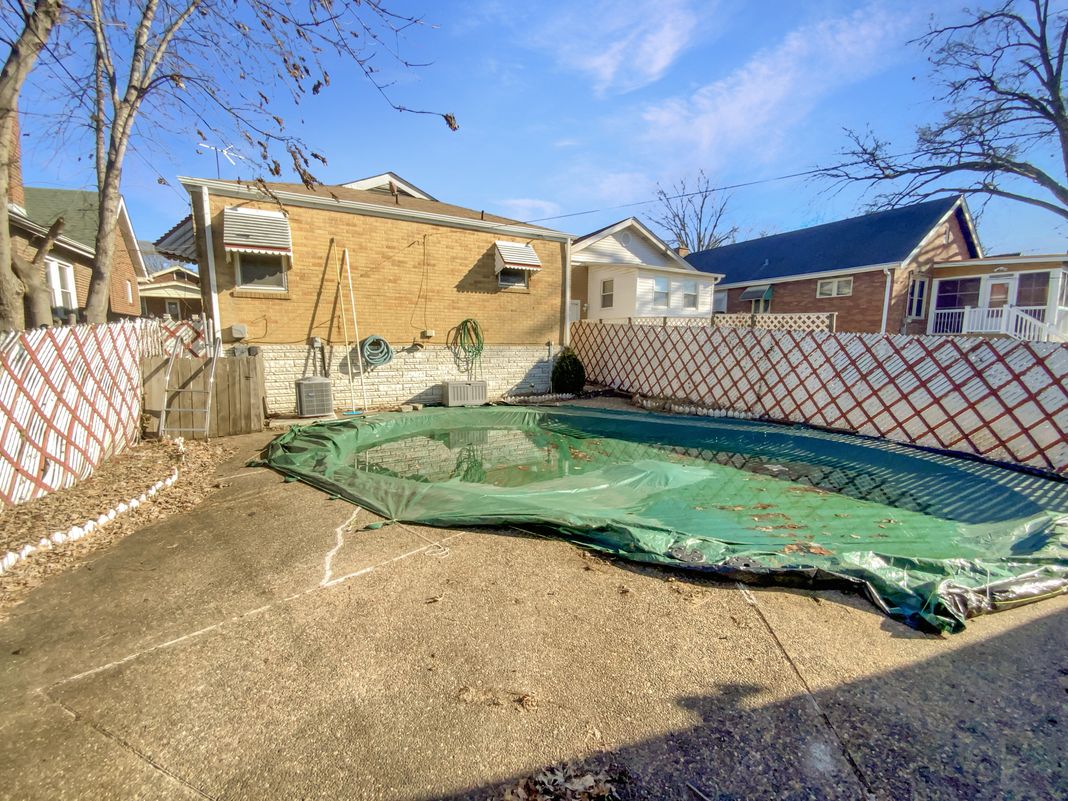 Photo 5 of 19 of 826 Catskill Dr, Saint Louis, MO