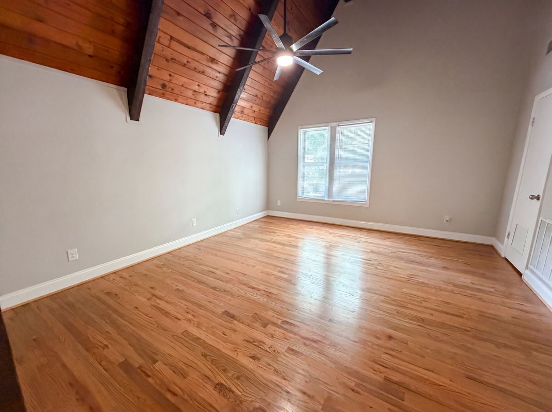 Photo 4 of 27 of 2801 Shades Crest Rd, Vestavia Hills, AL