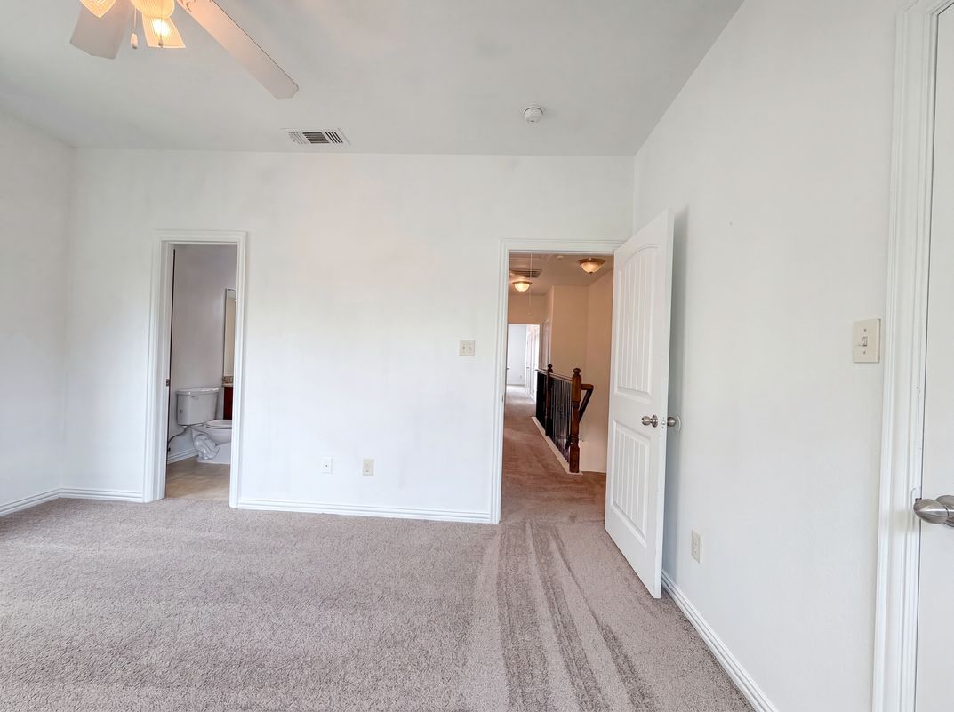 Photo 4 of 23 of 1524 Aldra Dr, Fort Worth, TX