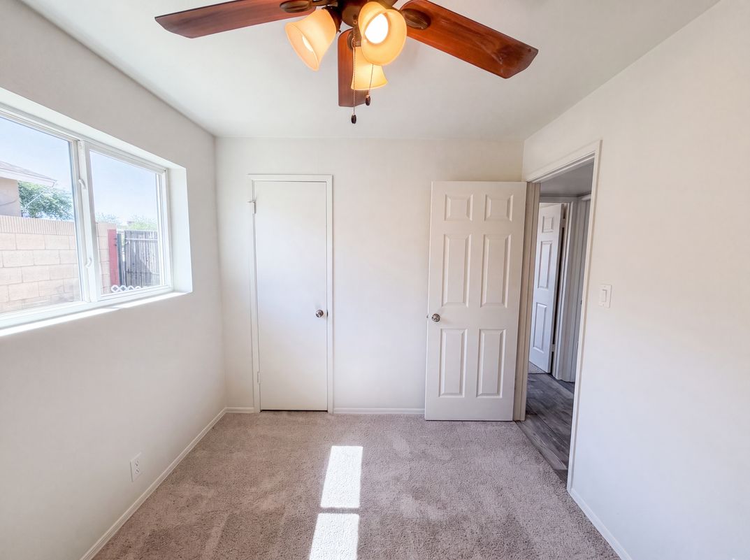 Photo 12 of 25 of 5908 W Calavar Rd, Glendale, AZ