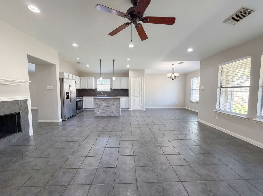 Photo 16 of 19 of 19822 Rippling Brook Ln, Tomball, TX
