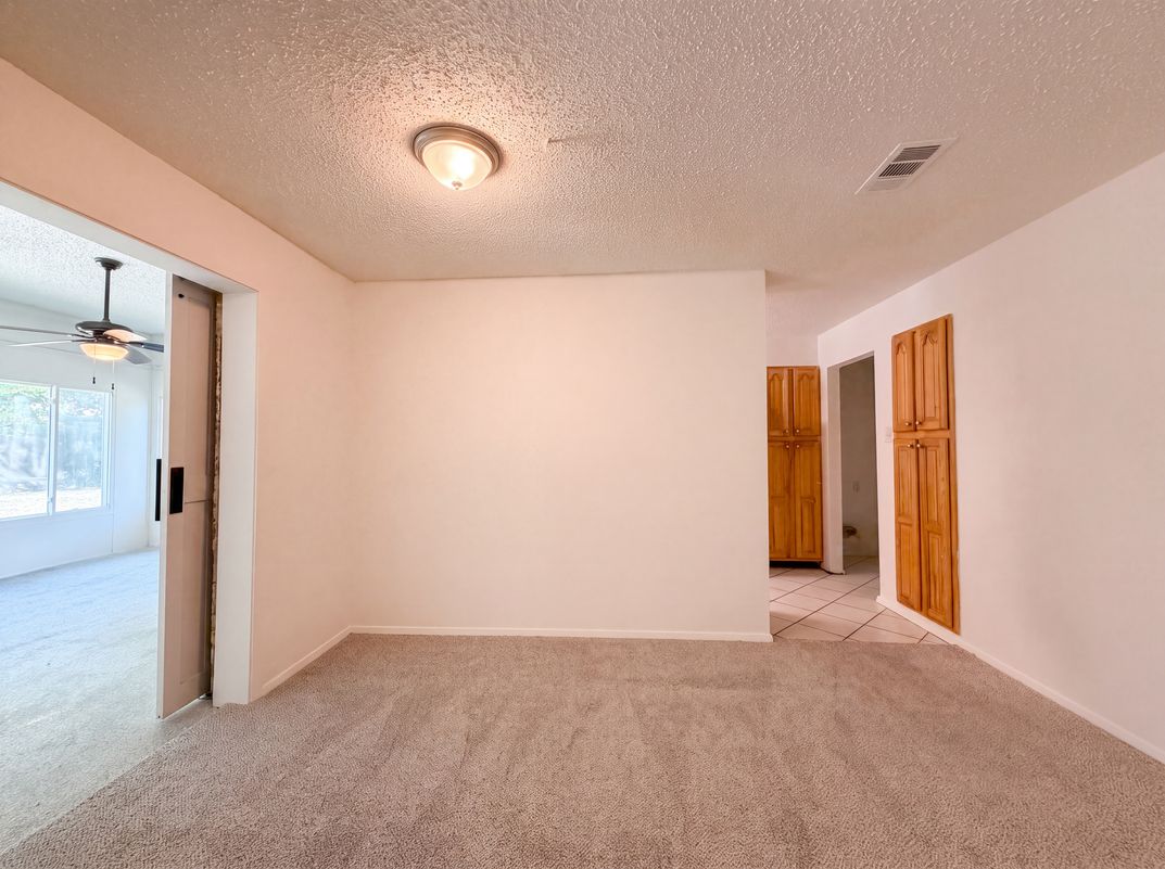 Photo 7 of 17 of 1713 Steinburg Ln, Fort Worth, TX