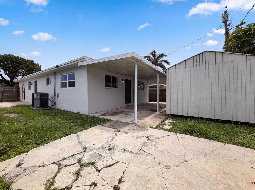 Photo 20 of 23 of 1320 NW 15th St, Homestead, FL