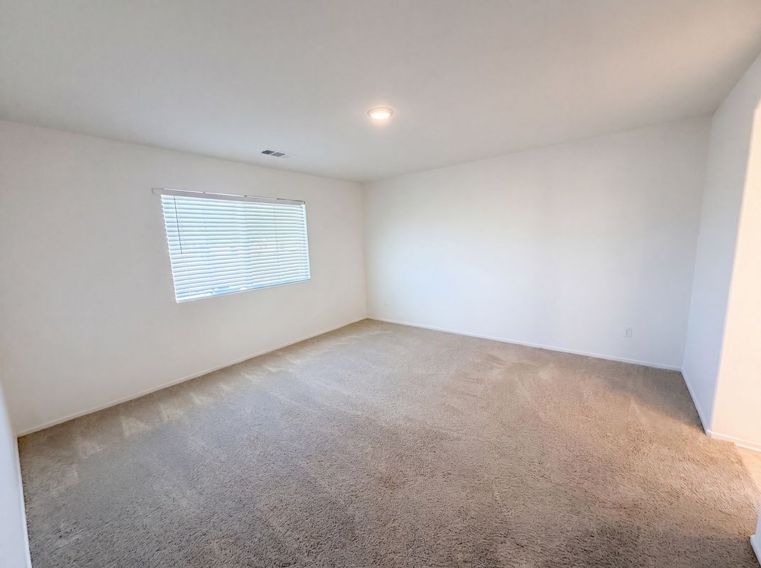 Photo 15 of 34 of 15110 Paseo Verde Pl, Victorville, CA