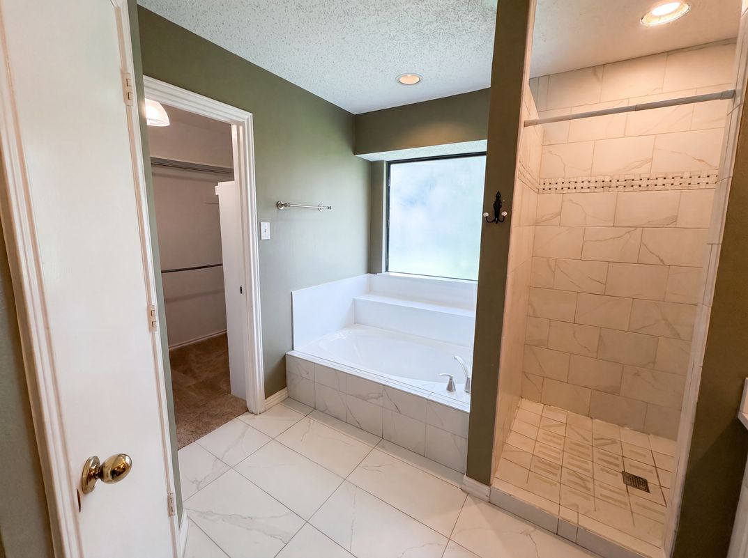 Photo 14 of 16 of 6712 Coach House Ln, Plano, TX