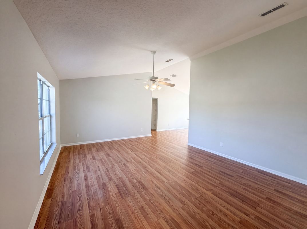 Photo 3 of 20 of 17052 SW 39th Cir, Ocala, FL