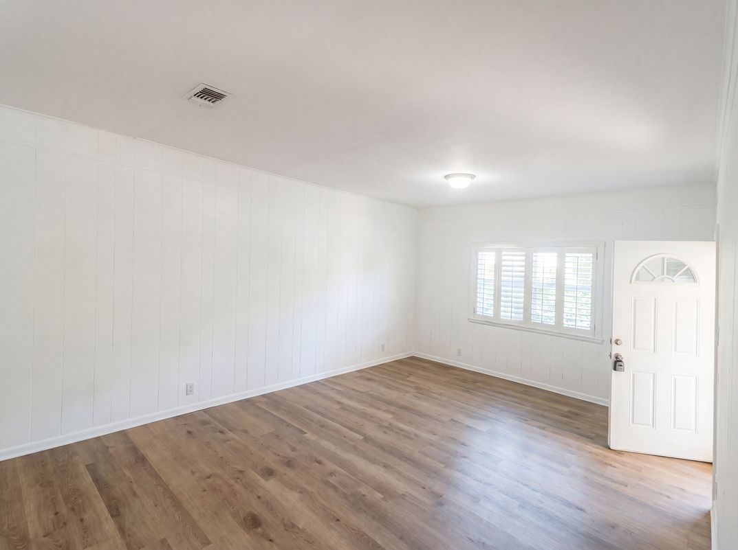 Photo 17 of 20 of 421 N 3rd St, Jacksboro, TX