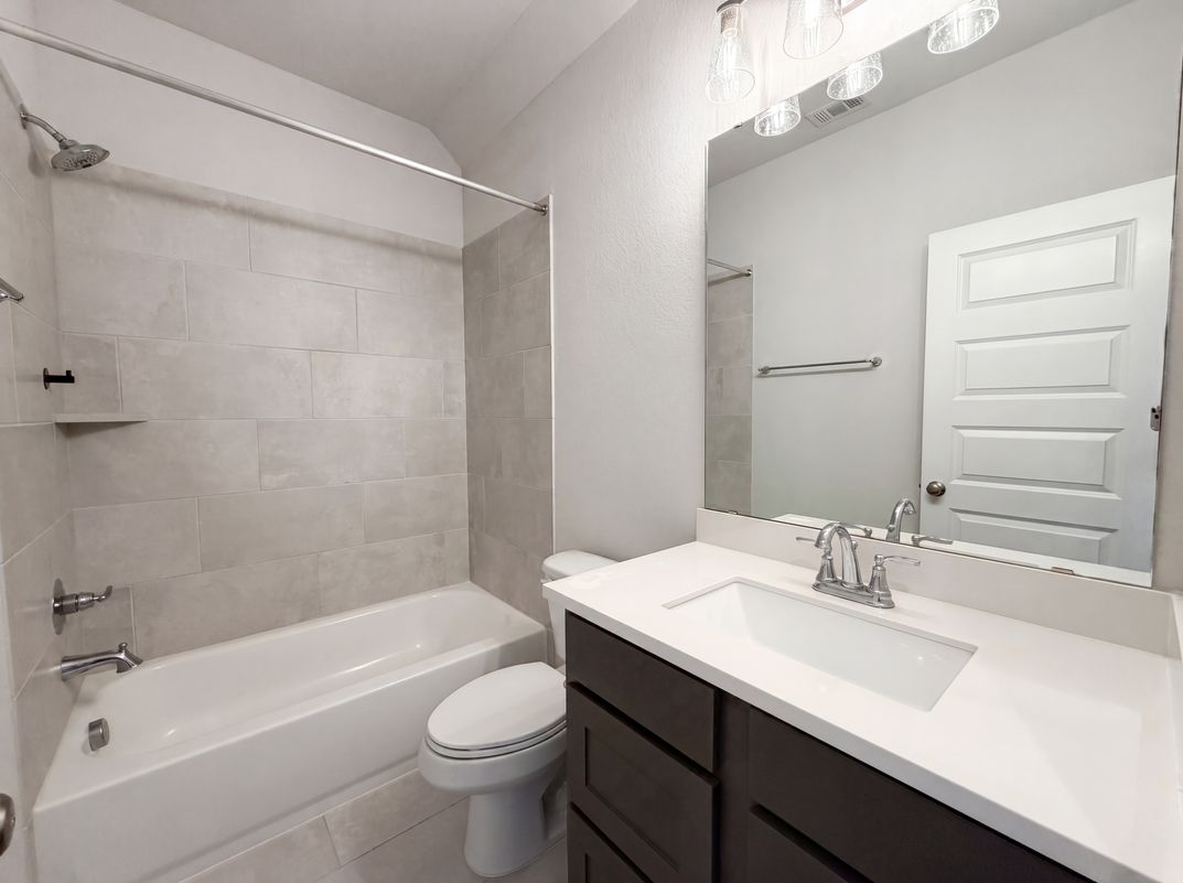 Photo 15 of 29 of 15418 Legacy Park Way, Pinehurst, TX