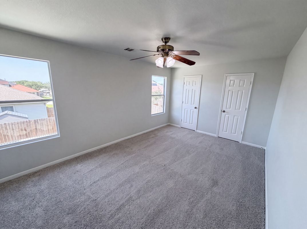 Photo 15 of 26 of 7327 Fox Hall Ln, Humble, TX