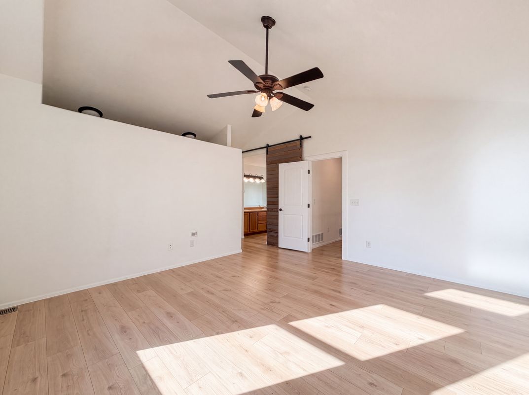 Photo 4 of 48 of 10562 Falcon St, Longmont, CO