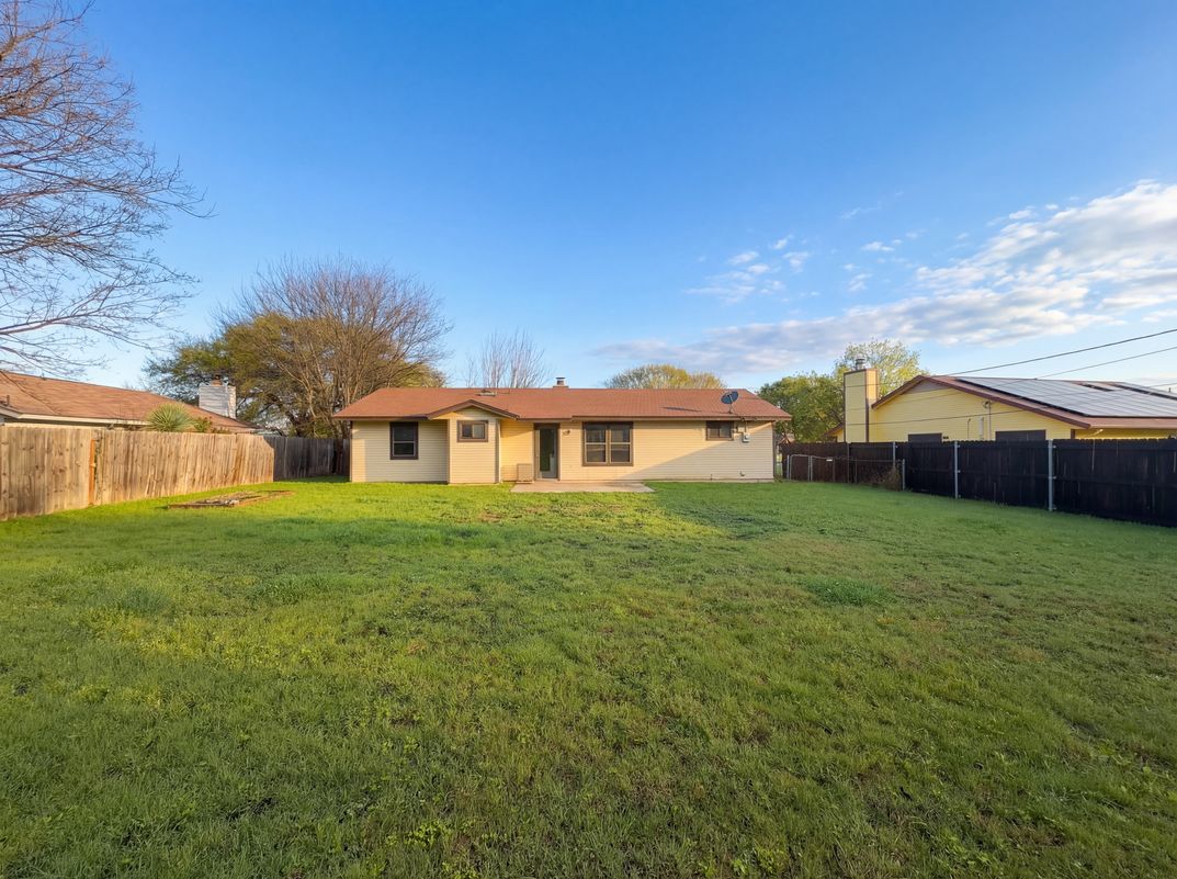 Photo 5 of 17 of 908 Hackberry St, Copperas Cove, TX