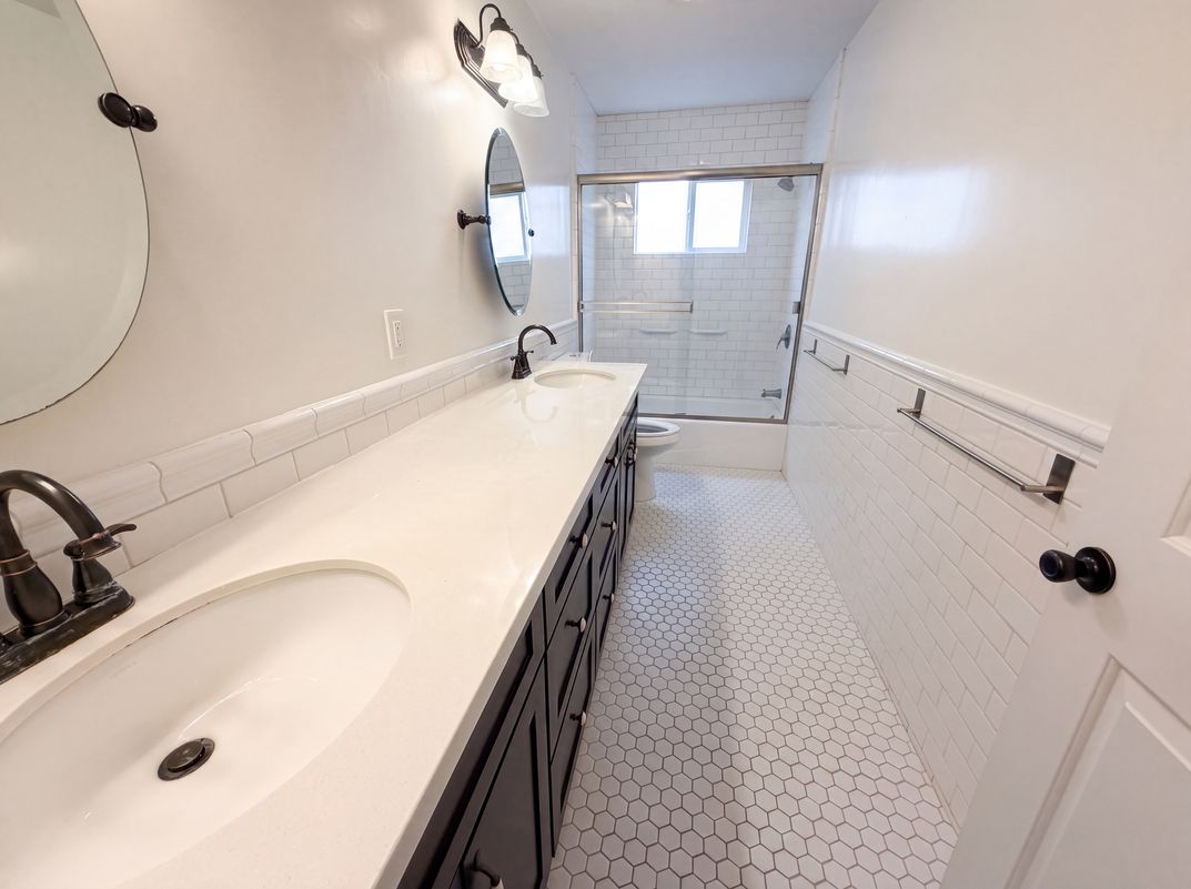 Photo 12 of 22 of 1138 S St Andrews Pl, Los Angeles, CA