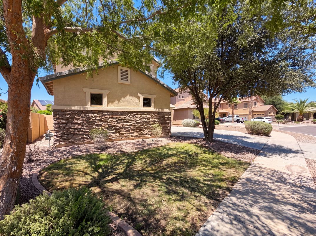 Photo 33 of 38 of 13530 W Banff Ln, Surprise, AZ