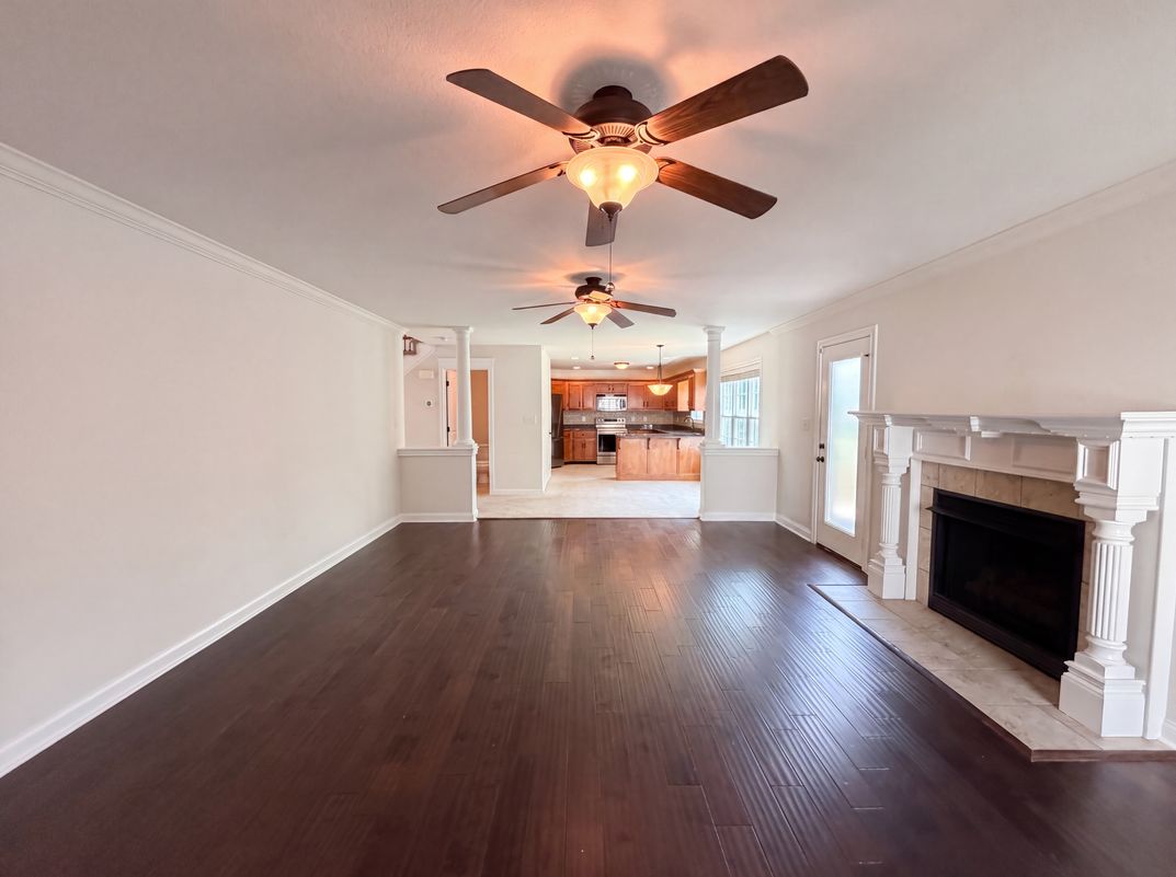 Photo 8 of 27 of 1733 Apache Way, Clarksville, TN
