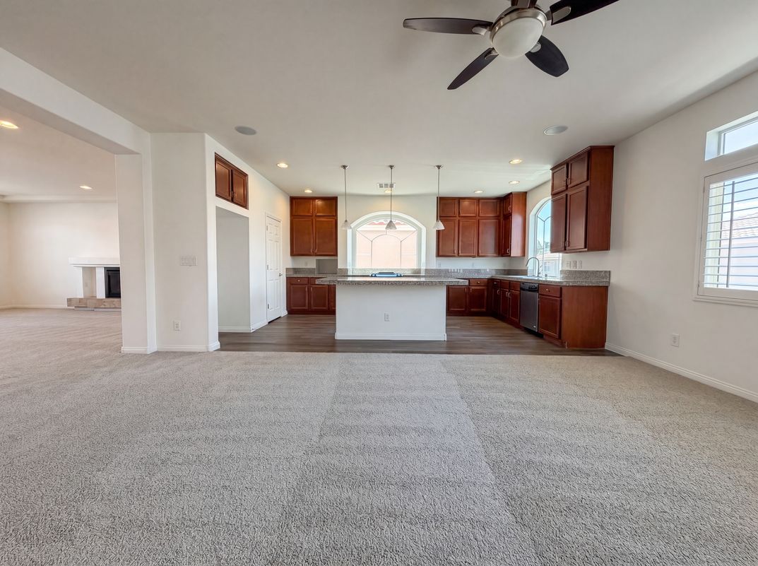 Photo 2 of 32 of 5429 Ledgewood Creek Ave, Las Vegas, NV