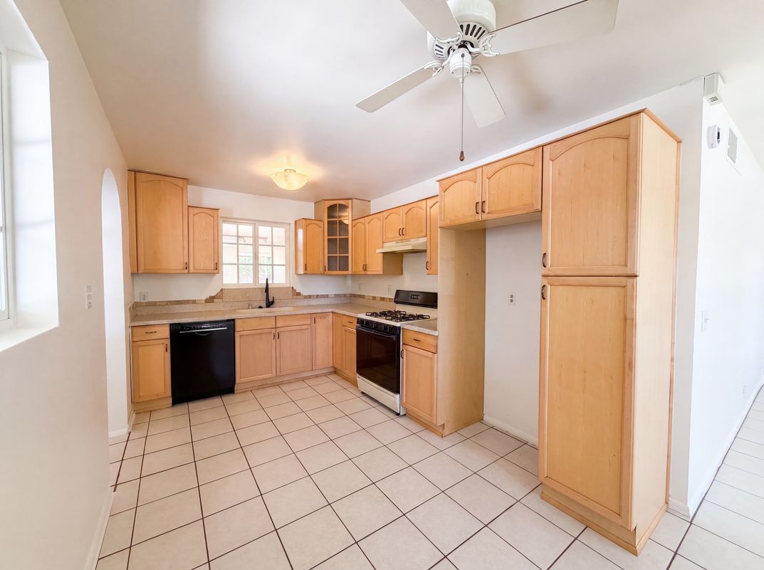 Photo 2 of 21 of 1426 E Williams St, Tempe, AZ