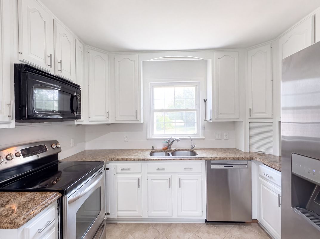 Photo 8 of 33 of 494 Walton St, Strasburg, VA