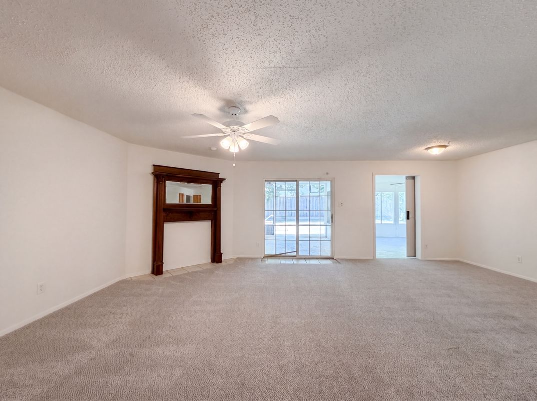 Photo 4 of 17 of 1713 Steinburg Ln, Fort Worth, TX