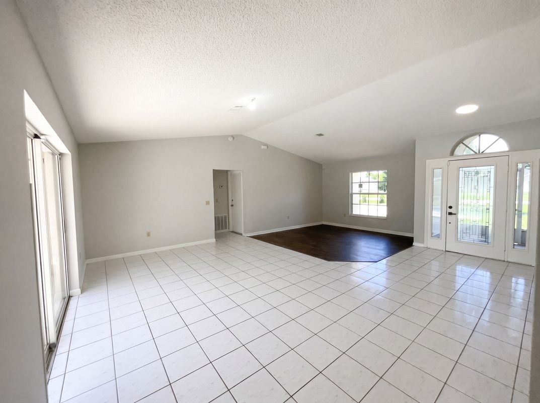 Photo 9 of 33 of 1750 Evergreen Ct, Kissimmee, FL