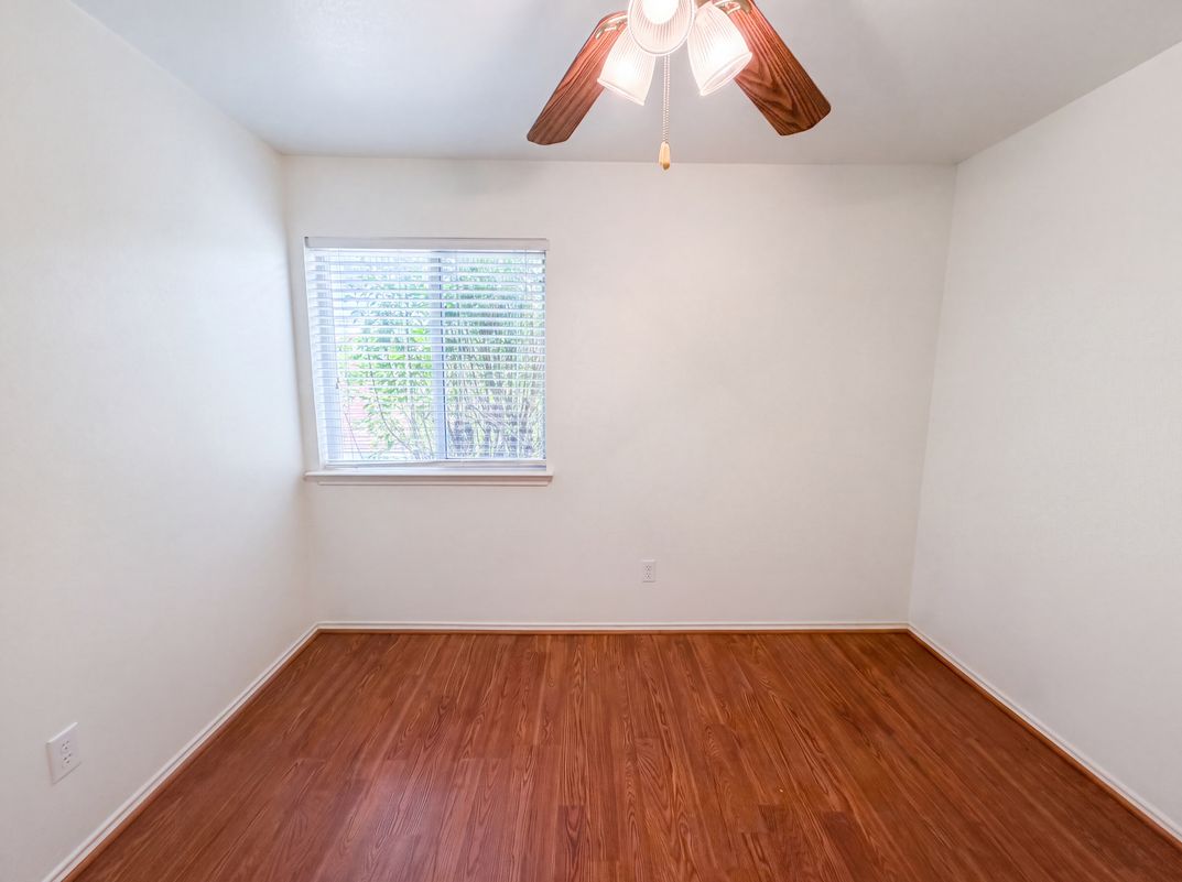 Photo 7 of 17 of 3707 Gowen Ct, Killeen, TX
