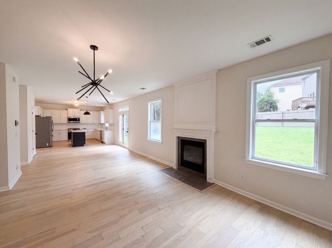 Photo 7 of 23 of 3718 Park Hill Cir, Loganville, GA