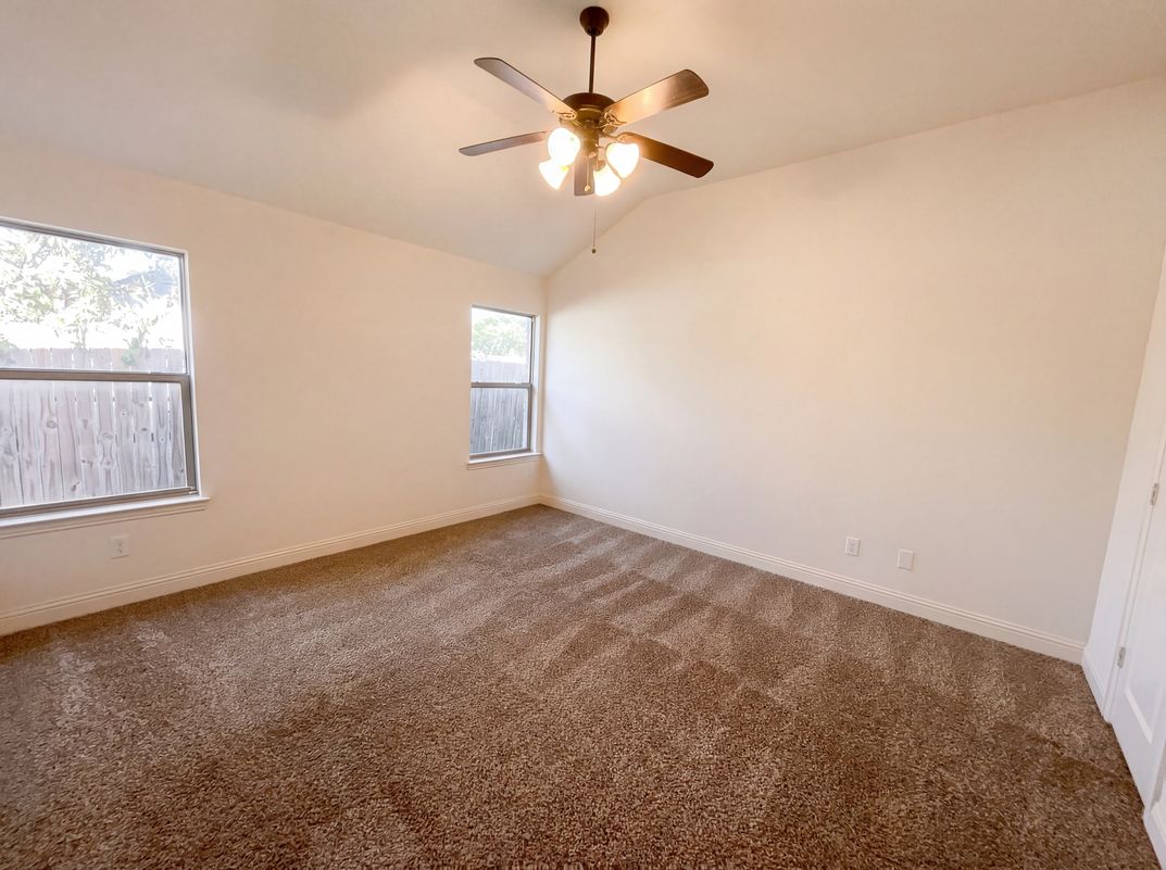 Photo 9 of 26 of 4522 Mariner Dr, Rowlett, TX