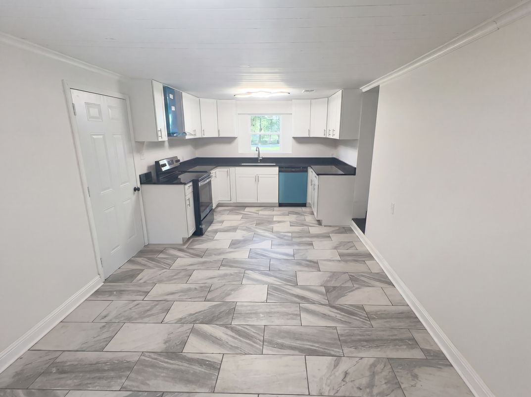Photo 7 of 21 of 601 Community Dr, Waycross, GA