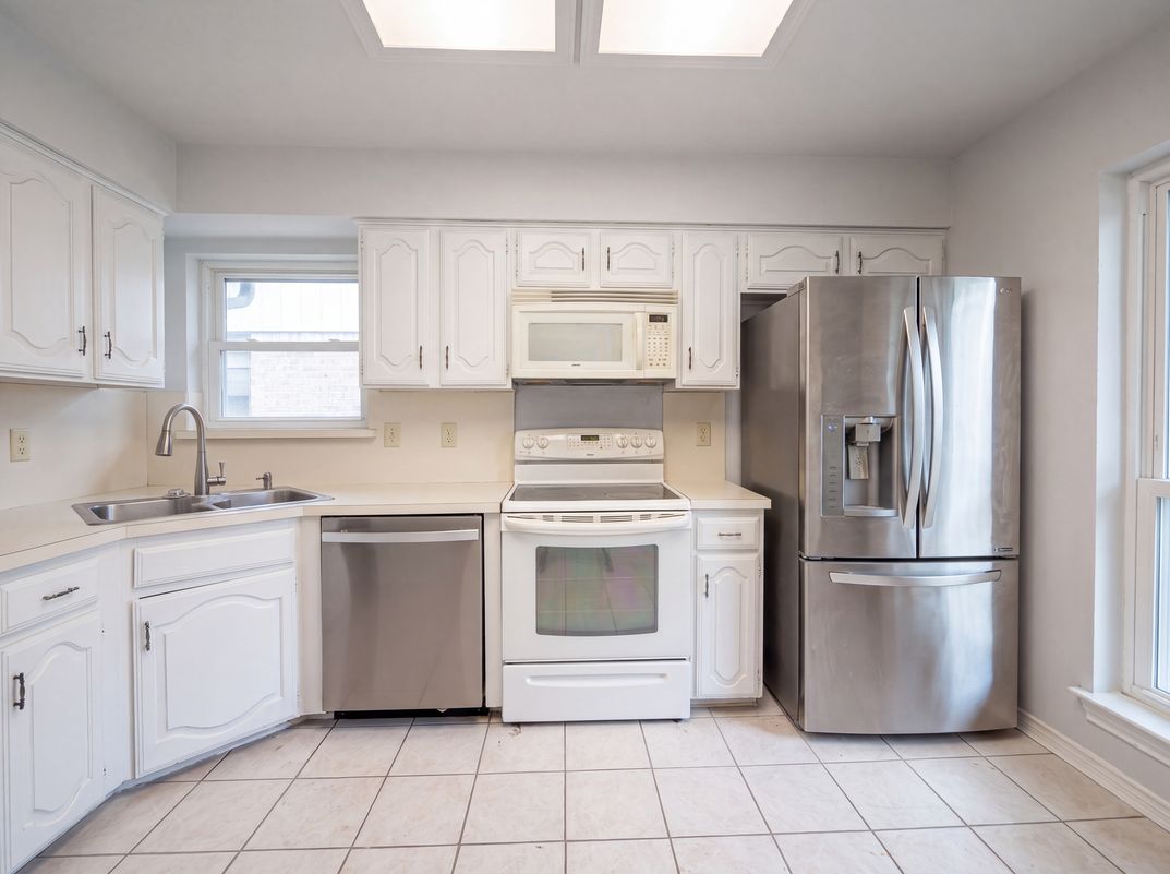 Property photo 2 of 2604 Leo Dr