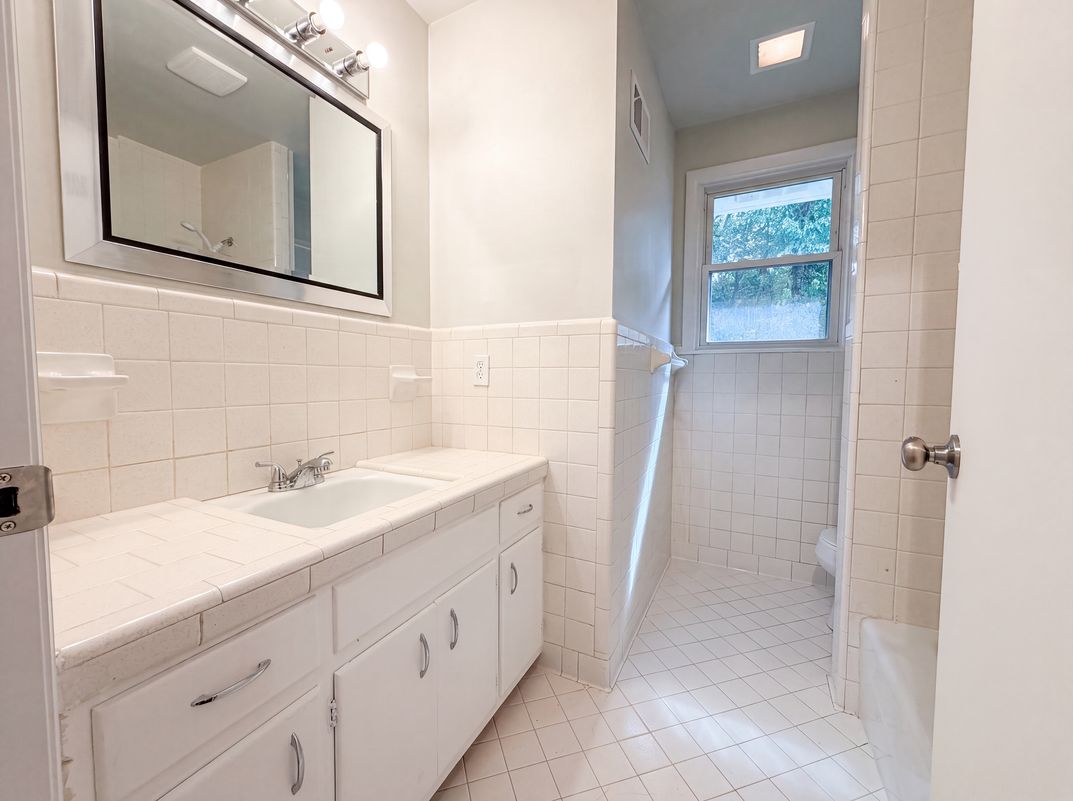 Photo 11 of 17 of 213 Bonnaridge Dr, Hermitage, TN