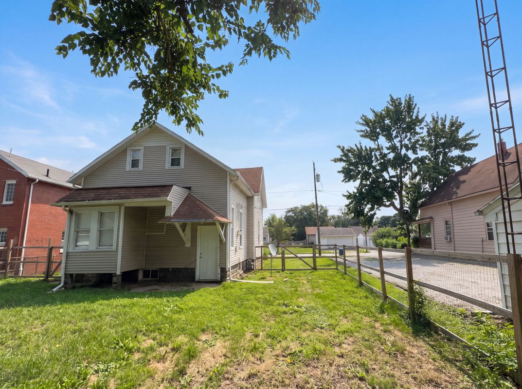 Photo 24 of 32 of 608 Howland Ave, Toledo, OH