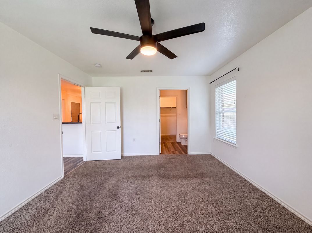 Photo 8 of 16 of 3132 Evangeline Rd, Fort Worth, TX