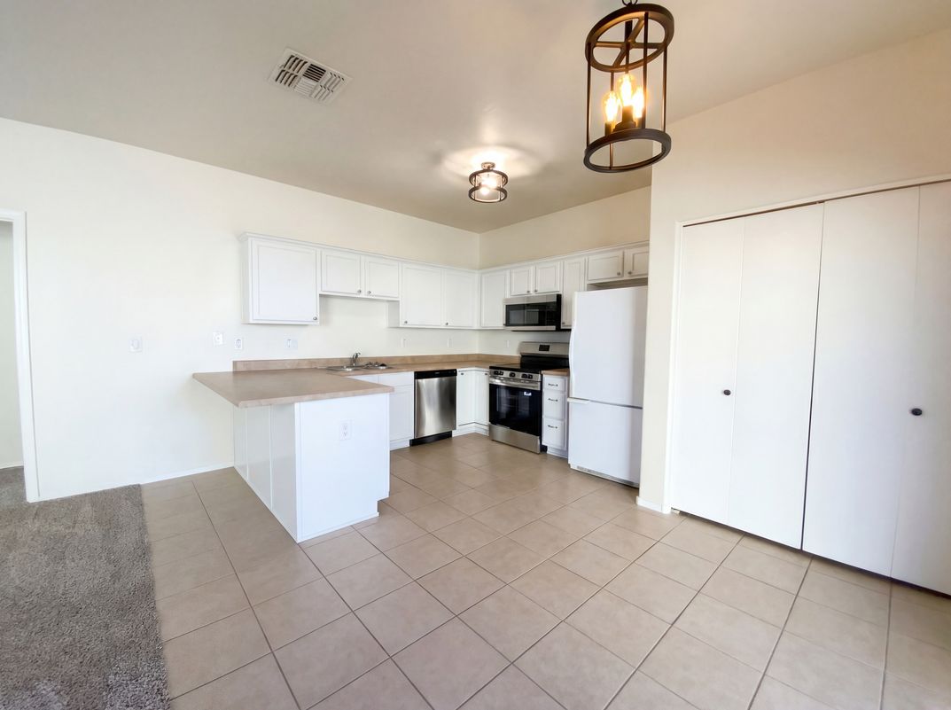 Photo 2 of 14 of 2300 E Magma Rd, San Tan Valley, AZ