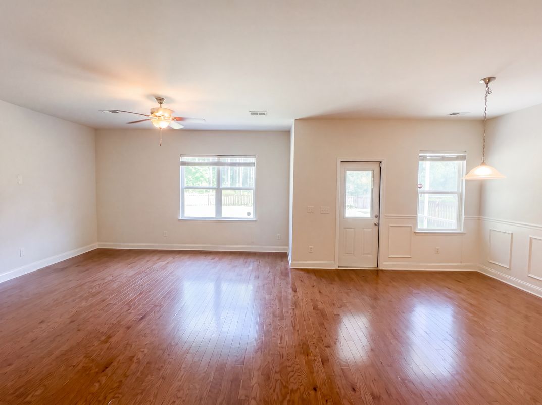 Photo 9 of 42 of 301 Decatur Dr, Summerville, SC
