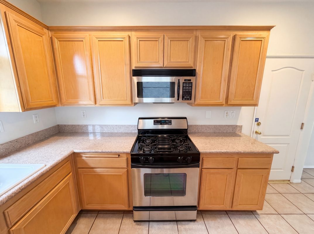 Photo 8 of 40 of 1242 Heritage Way, Covina, CA