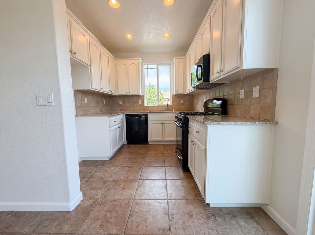 Property photo 2 of 400 Caravaggio Cir