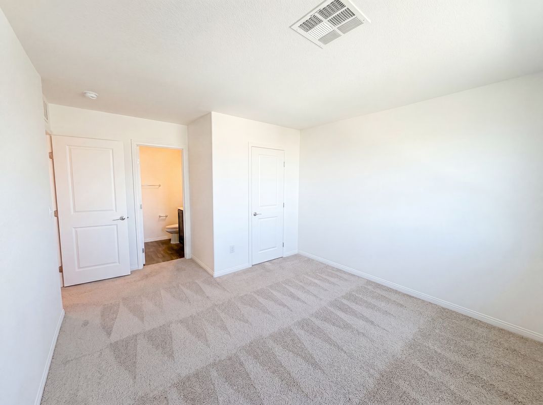 Photo 17 of 39 of 6929 Crimson Shadow St, North Las Vegas, NV